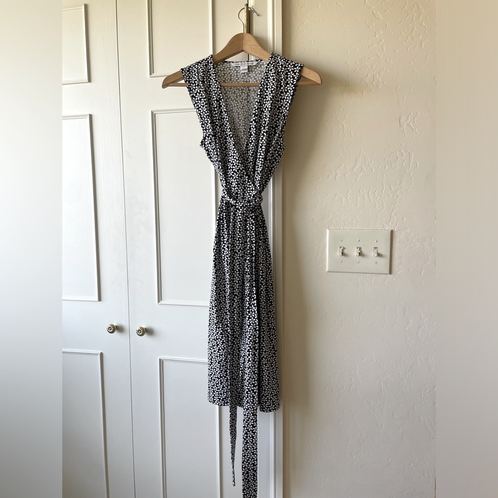 Diane von Furstenberg New Yahzi Short Wrap Dress Floral Black And White Size 2